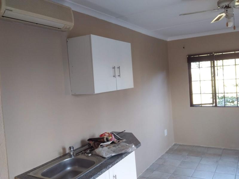 To Let 1 Bedroom Property for Rent in Pinetown KwaZulu-Natal