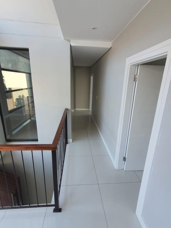 To Let 5 Bedroom Property for Rent in Hawaan KwaZulu-Natal