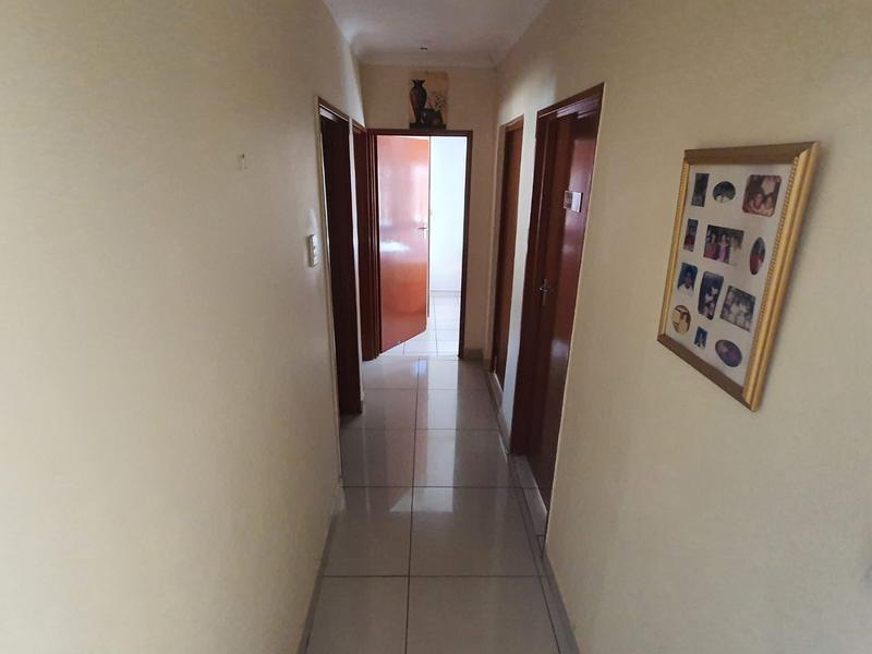 5 Bedroom Property for Sale in Centenary Park KwaZulu-Natal