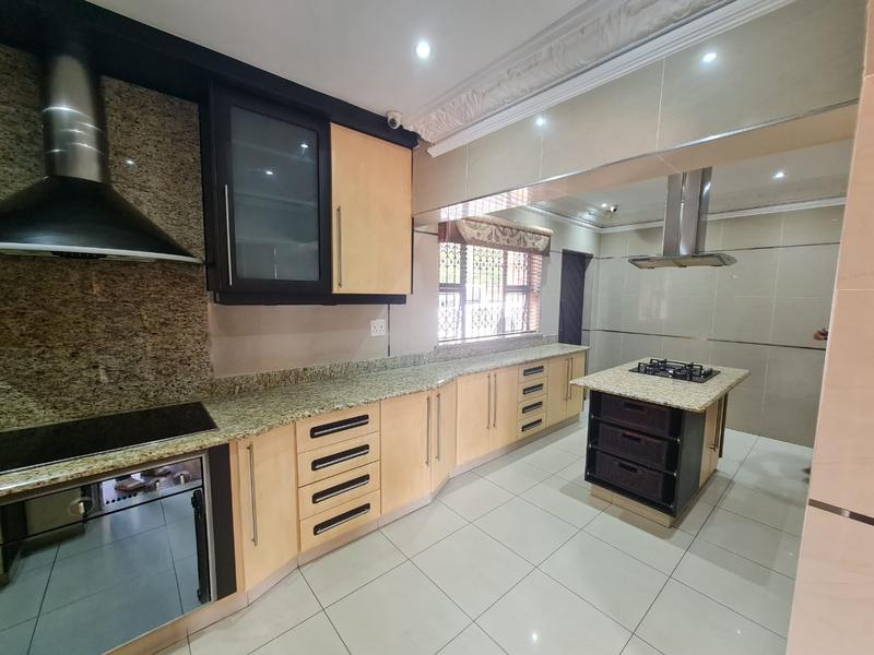 5 Bedroom Property for Sale in Escombe KwaZulu-Natal