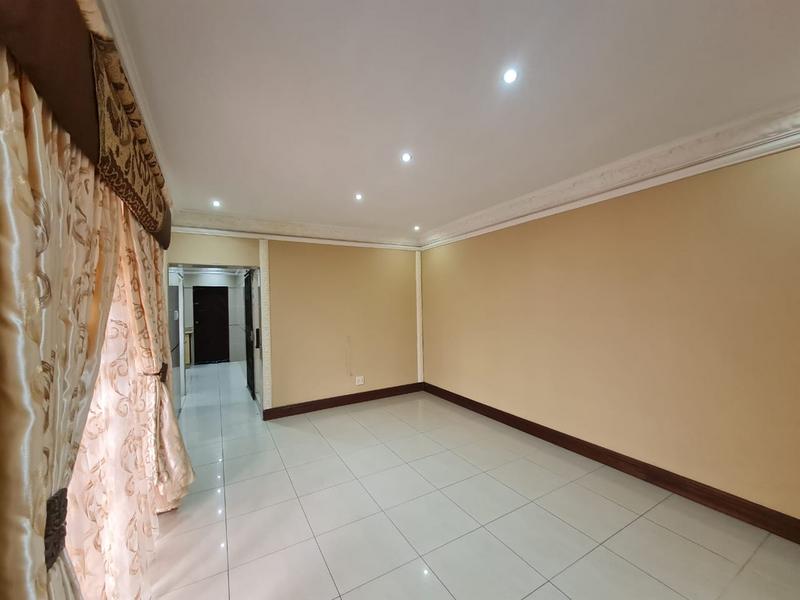 5 Bedroom Property for Sale in Escombe KwaZulu-Natal