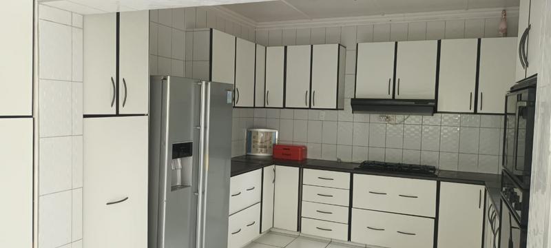 5 Bedroom Property for Sale in Grayleigh KwaZulu-Natal