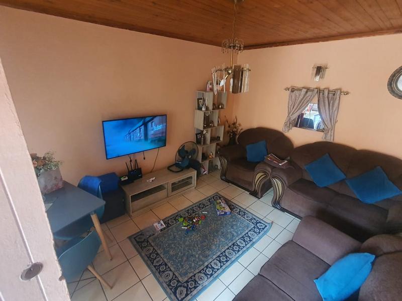 3 Bedroom Property for Sale in Northcroft KwaZulu-Natal