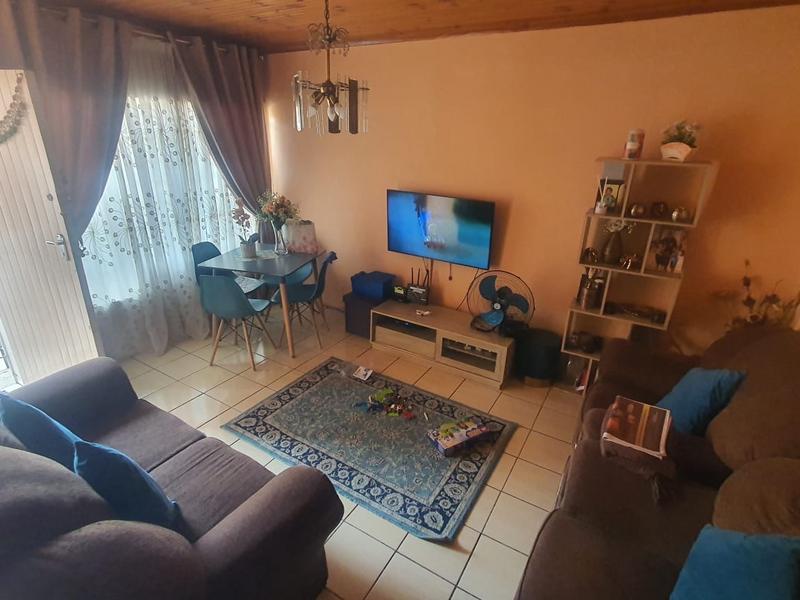 3 Bedroom Property for Sale in Northcroft KwaZulu-Natal