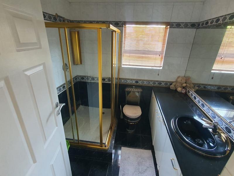 4 Bedroom Property for Sale in Umhlanga KwaZulu-Natal