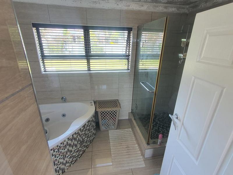 4 Bedroom Property for Sale in Umhlanga KwaZulu-Natal