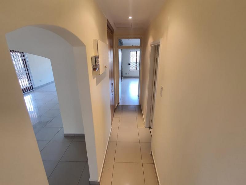 2 Bedroom Property for Sale in Sunningdale KwaZulu-Natal