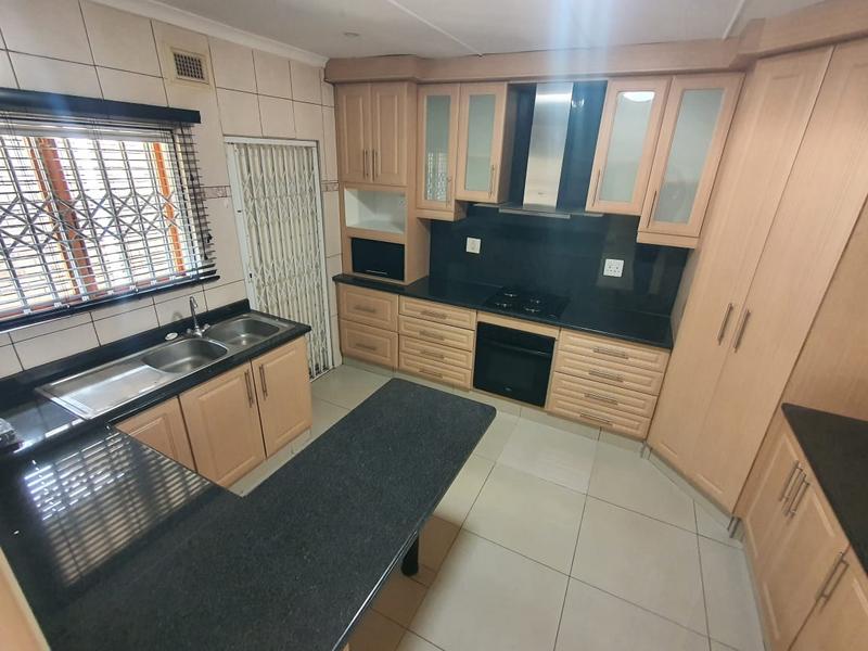 2 Bedroom Property for Sale in Sunningdale KwaZulu-Natal