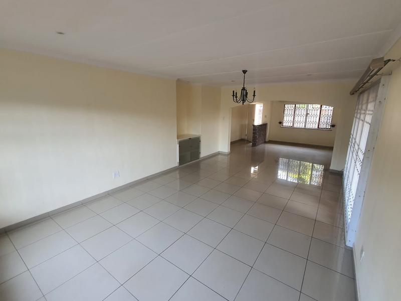 2 Bedroom Property for Sale in Sunningdale KwaZulu-Natal