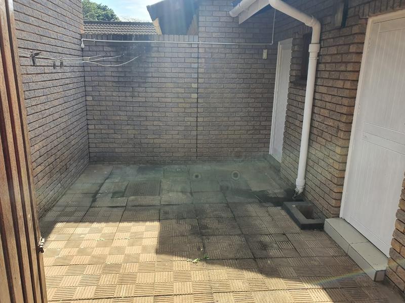 2 Bedroom Property for Sale in Sunningdale KwaZulu-Natal