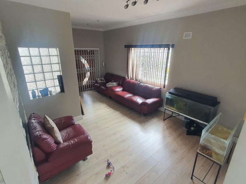 4 Bedroom Property for Sale in Sunningdale KwaZulu-Natal