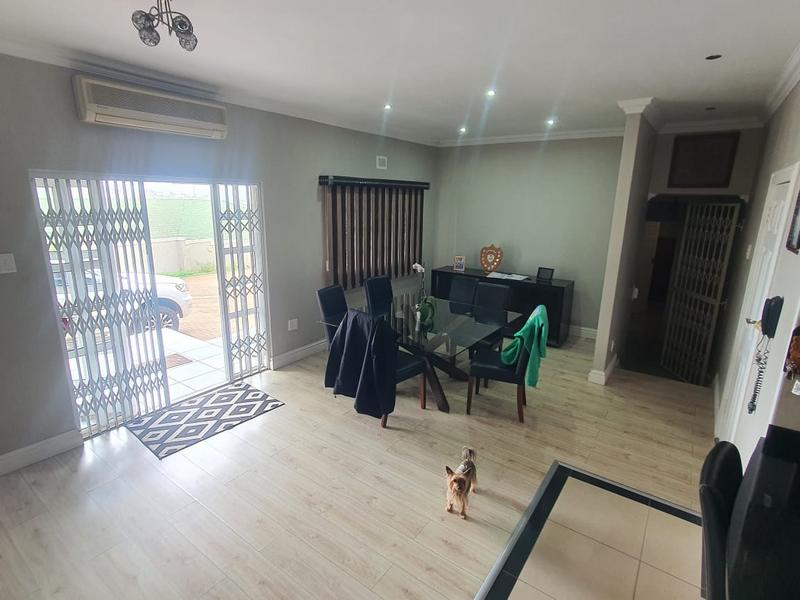 4 Bedroom Property for Sale in Sunningdale KwaZulu-Natal