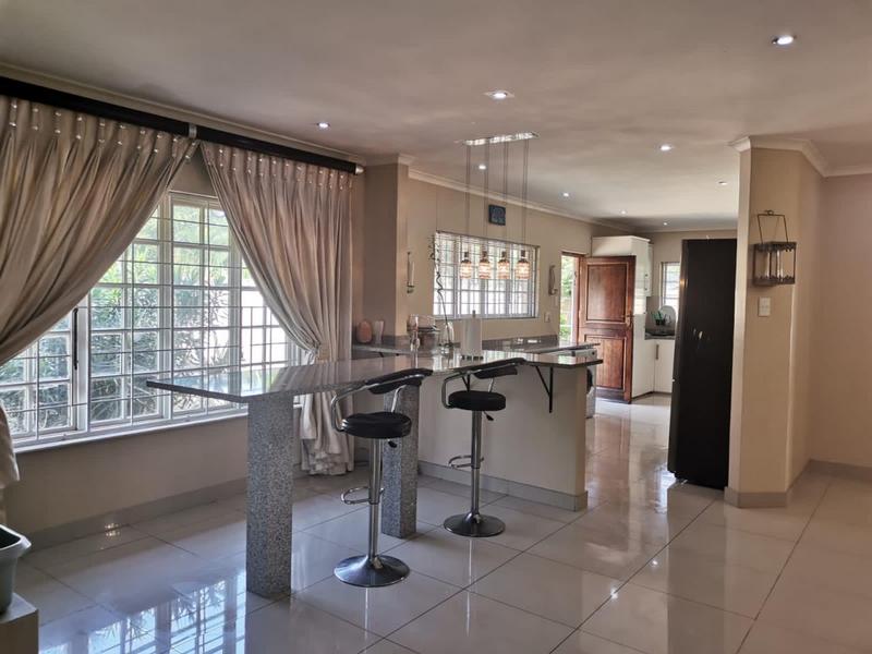 4 Bedroom Property for Sale in Sunningdale KwaZulu-Natal