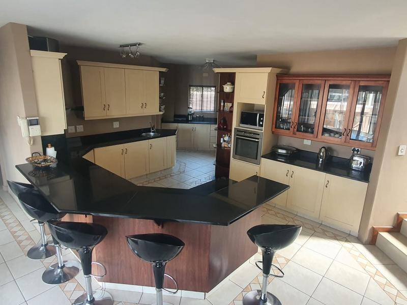 4 Bedroom Property for Sale in Umhlanga KwaZulu-Natal