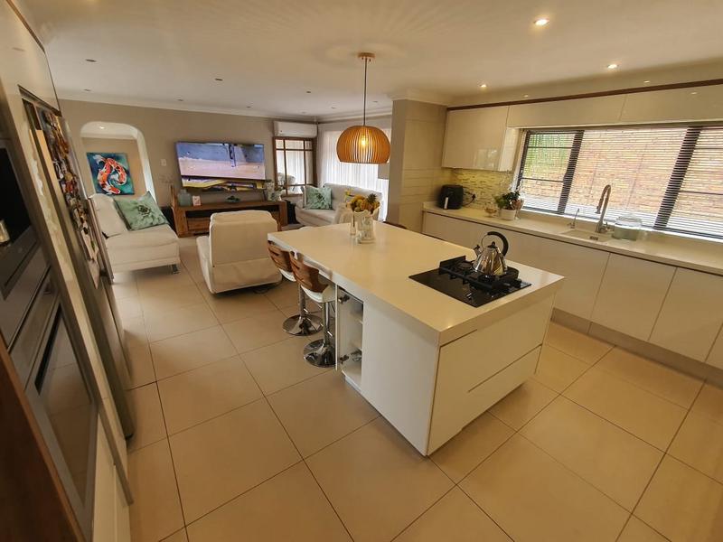 5 Bedroom Property for Sale in Herrwood Park KwaZulu-Natal