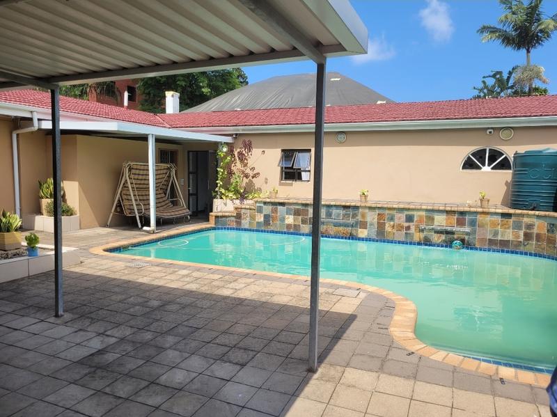 8 Bedroom Property for Sale in Essenwood KwaZulu-Natal