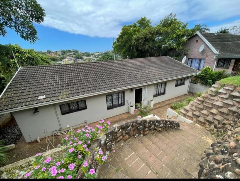 To Let 4 Bedroom Property for Rent in Glen Anil KwaZulu-Natal