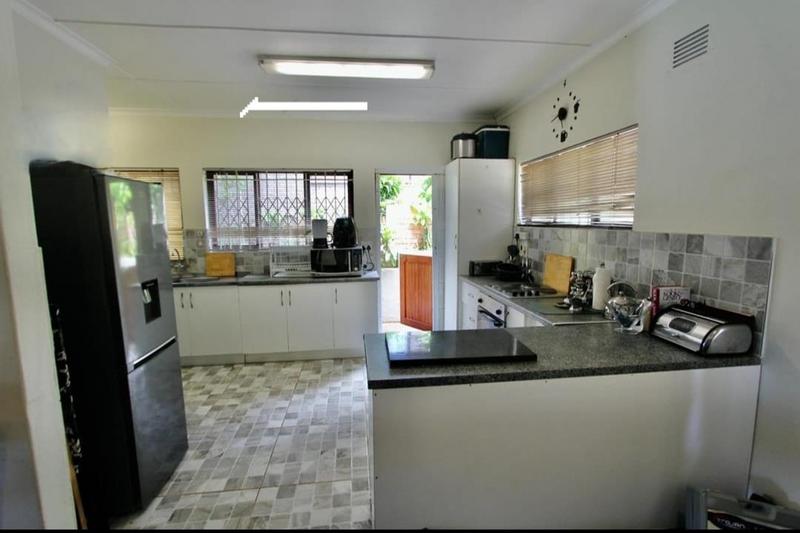 To Let 4 Bedroom Property for Rent in Glen Anil KwaZulu-Natal