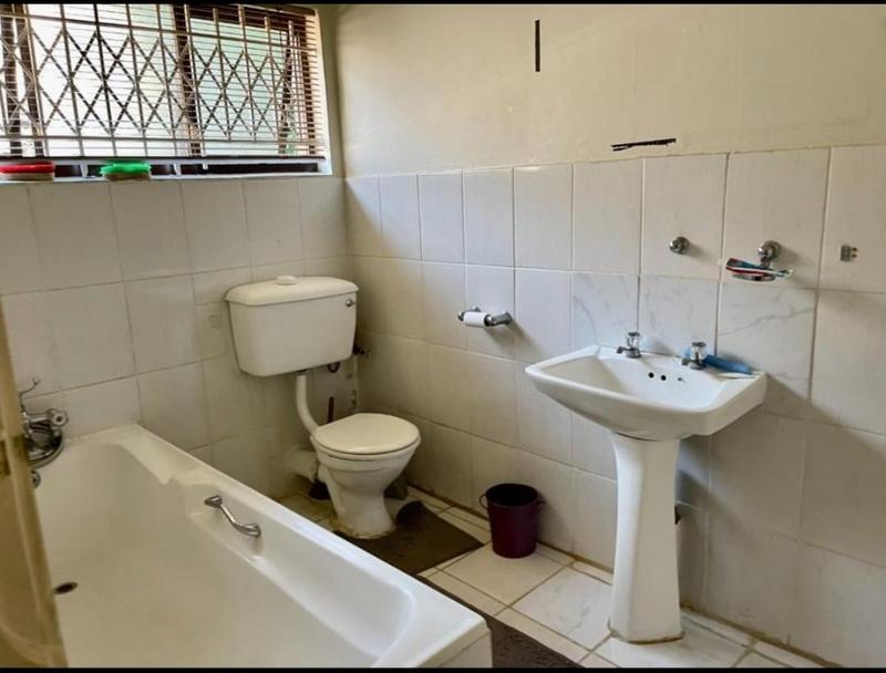 To Let 4 Bedroom Property for Rent in Glen Anil KwaZulu-Natal