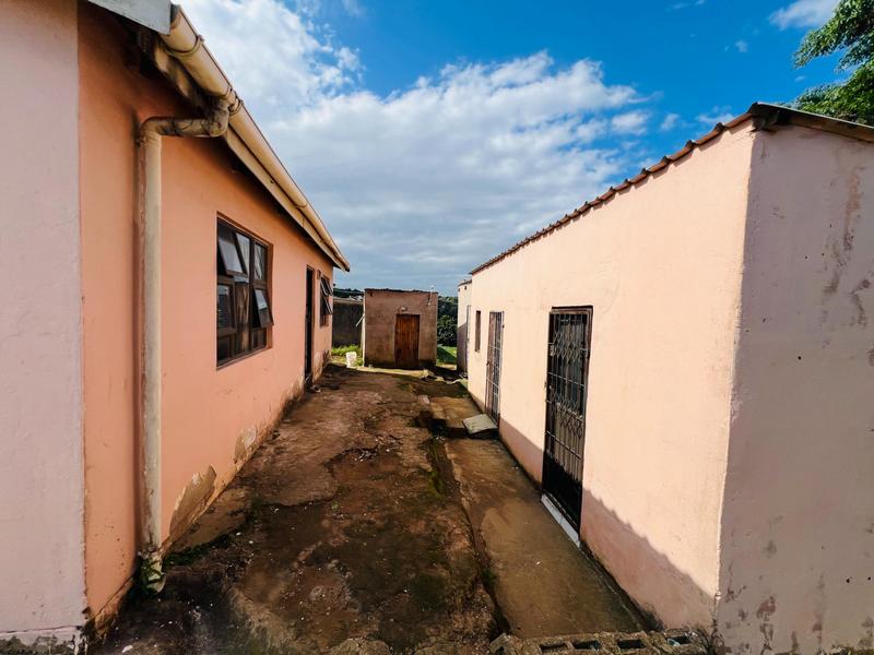 5 Bedroom Property for Sale in Ntuzuma KwaZulu-Natal