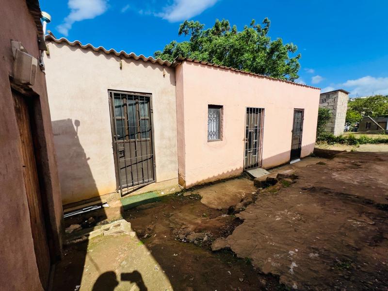 5 Bedroom Property for Sale in Ntuzuma KwaZulu-Natal