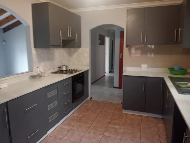 To Let 4 Bedroom Property for Rent in Caversham Glen KwaZulu-Natal