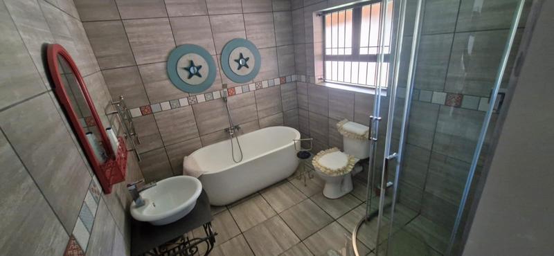 6 Bedroom Property for Sale in Trafalgar KwaZulu-Natal