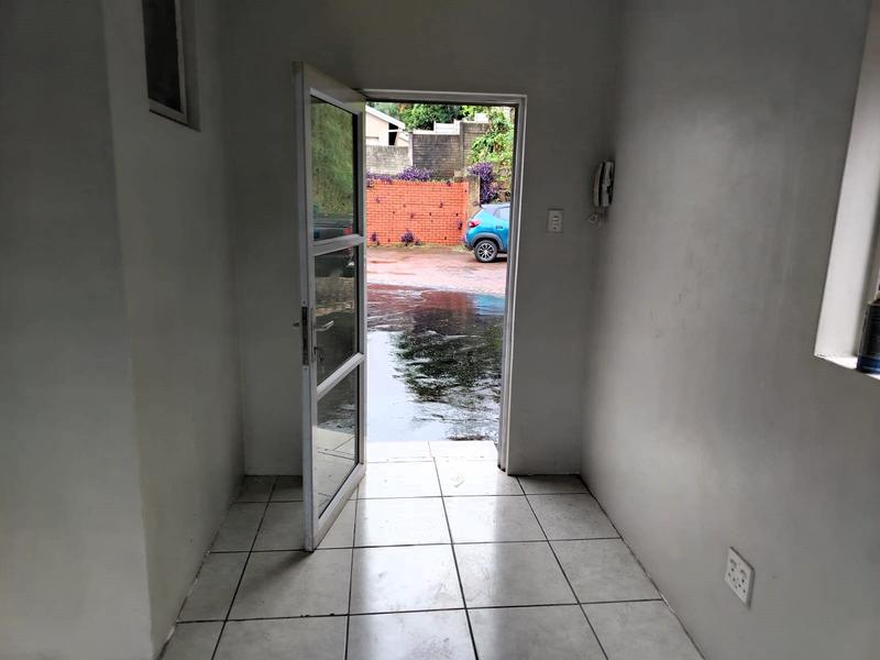 To Let 2 Bedroom Property for Rent in Durban North KwaZulu-Natal