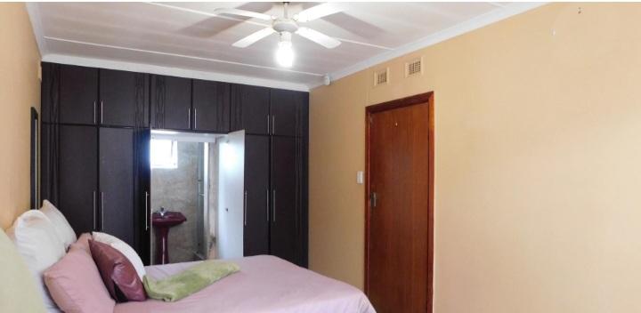 3 Bedroom Property for Sale in Regency Park KwaZulu-Natal