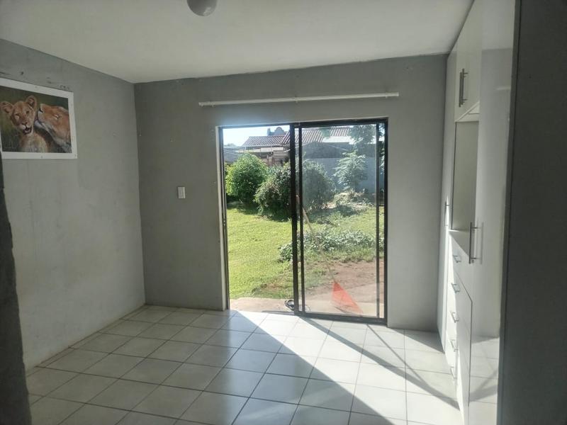 To Let 1 Bedroom Property for Rent in Yellowwood Park KwaZulu-Natal