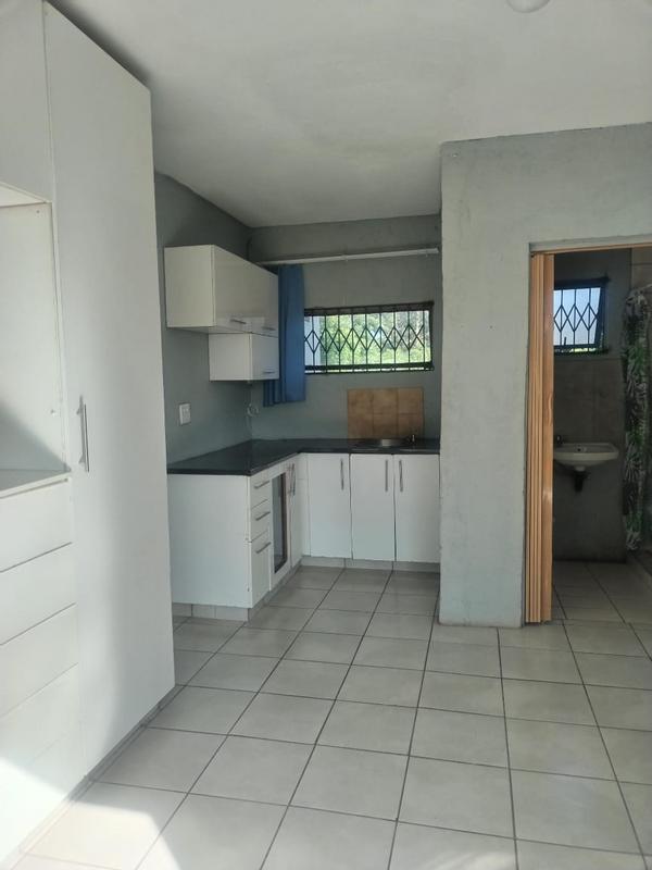 To Let 1 Bedroom Property for Rent in Yellowwood Park KwaZulu-Natal