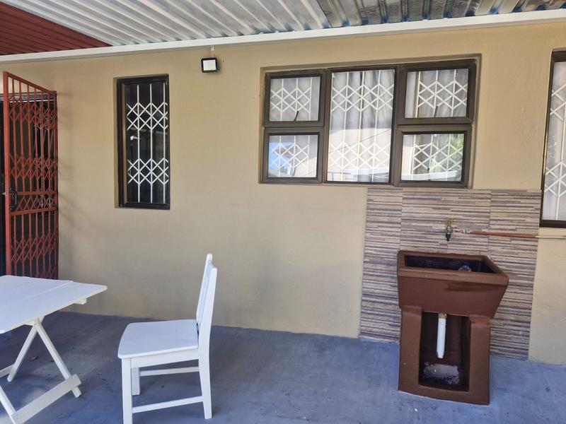 To Let 2 Bedroom Property for Rent in Hillary KwaZulu-Natal