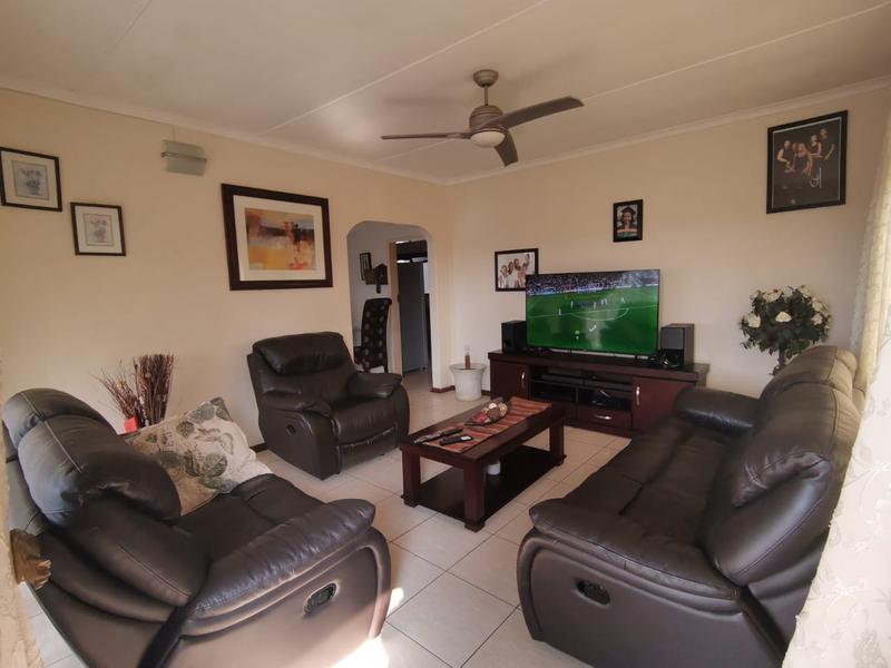 To Let 4 Bedroom Property for Rent in Empangeni Central KwaZulu-Natal