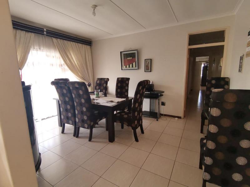 To Let 4 Bedroom Property for Rent in Empangeni Central KwaZulu-Natal