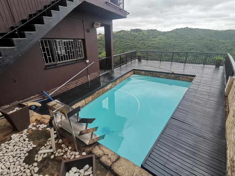 6 Bedroom Property for Sale in Reservoir Hills KwaZulu-Natal