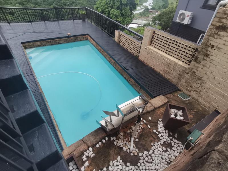 6 Bedroom Property for Sale in Reservoir Hills KwaZulu-Natal