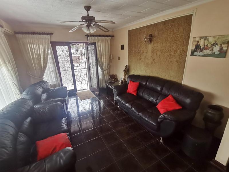 6 Bedroom Property for Sale in Reservoir Hills KwaZulu-Natal