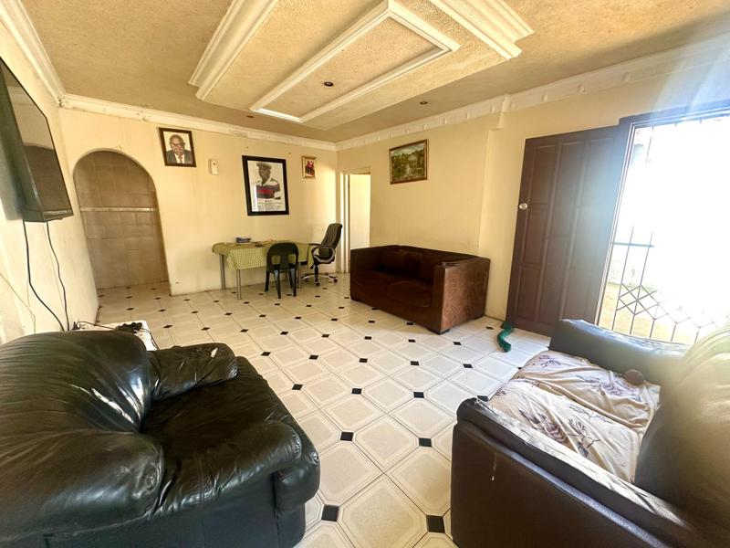 4 Bedroom Property for Sale in Umlazi KwaZulu-Natal