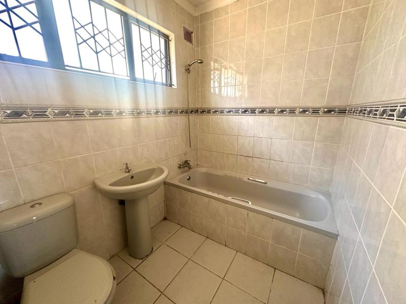 4 Bedroom Property for Sale in Umlazi KwaZulu-Natal