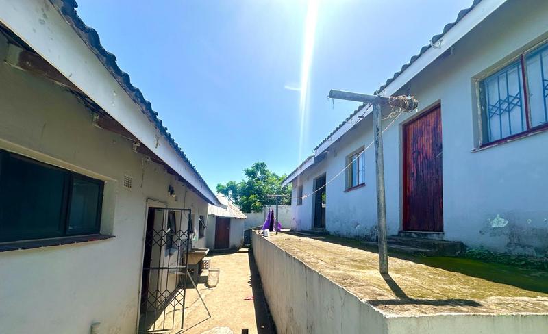 4 Bedroom Property for Sale in Umlazi KwaZulu-Natal