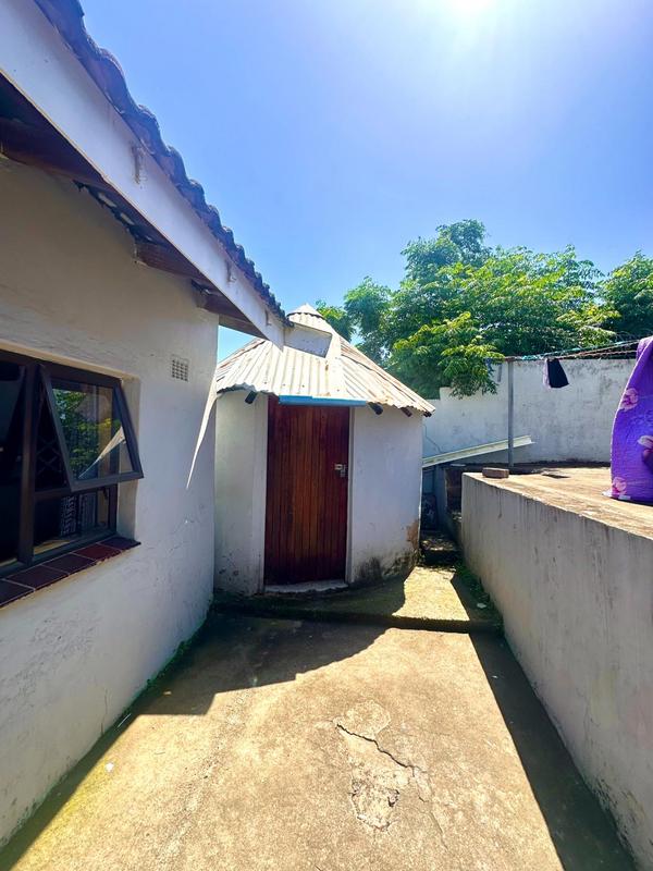 4 Bedroom Property for Sale in Umlazi KwaZulu-Natal