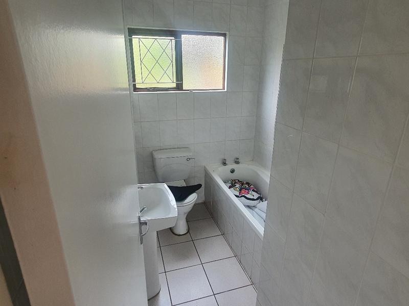 2 Bedroom Property for Sale in Sunningdale KwaZulu-Natal