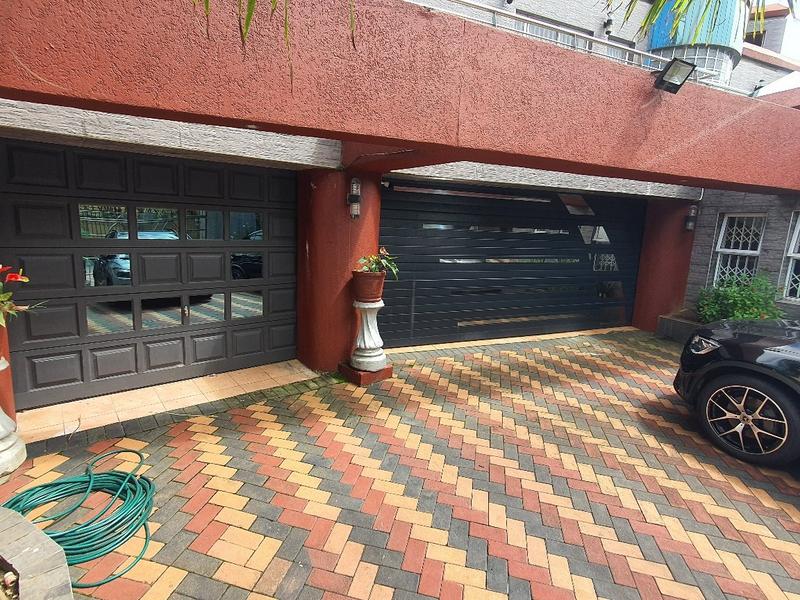 5 Bedroom Property for Sale in Umhlanga KwaZulu-Natal