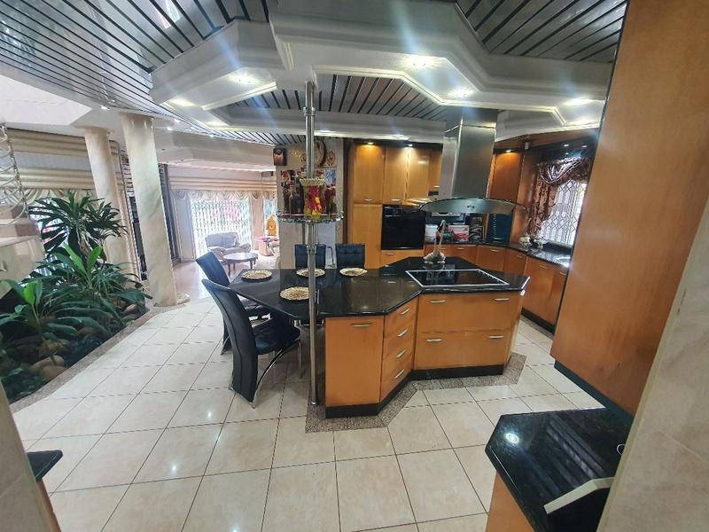 5 Bedroom Property for Sale in Umhlanga KwaZulu-Natal