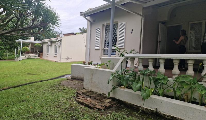 2 Bedroom Property for Sale in Uvongo KwaZulu-Natal