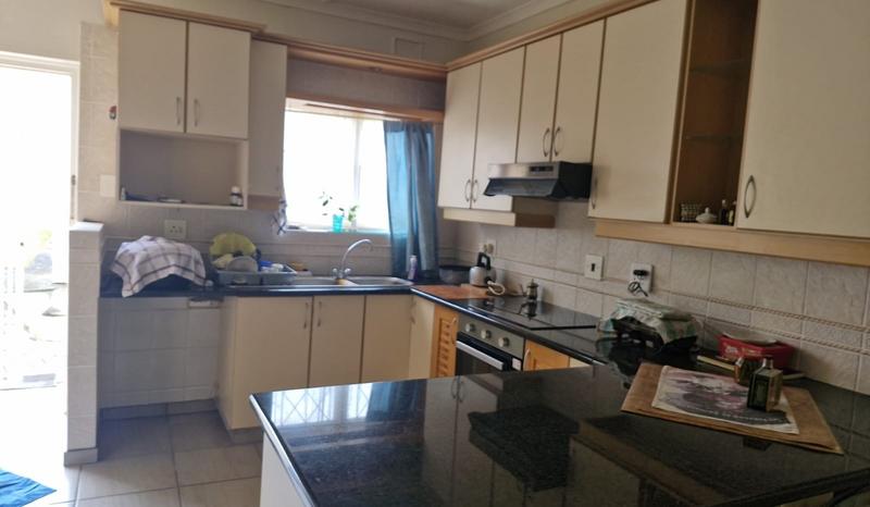 2 Bedroom Property for Sale in Uvongo KwaZulu-Natal