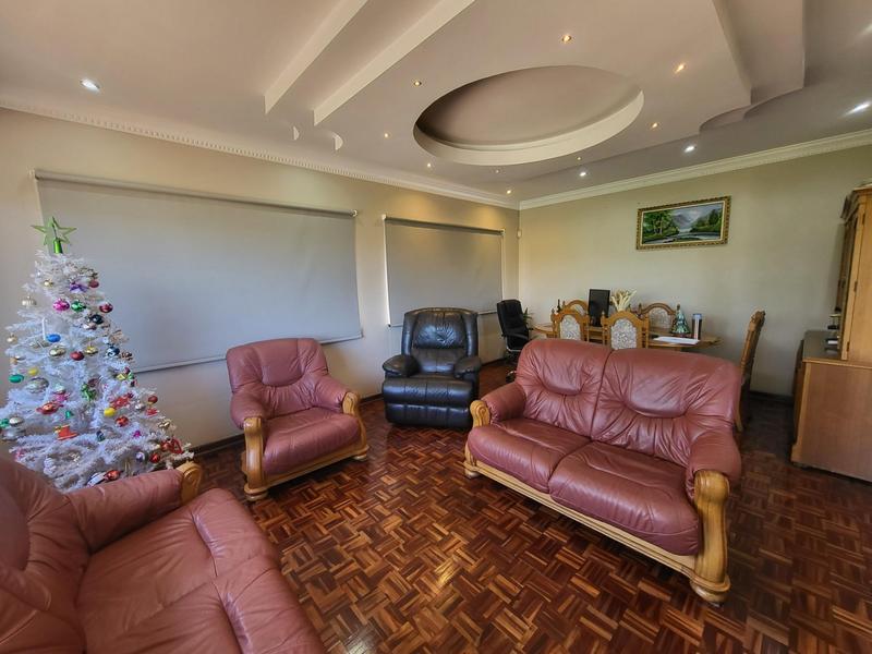 5 Bedroom Property for Sale in Lotusville KwaZulu-Natal