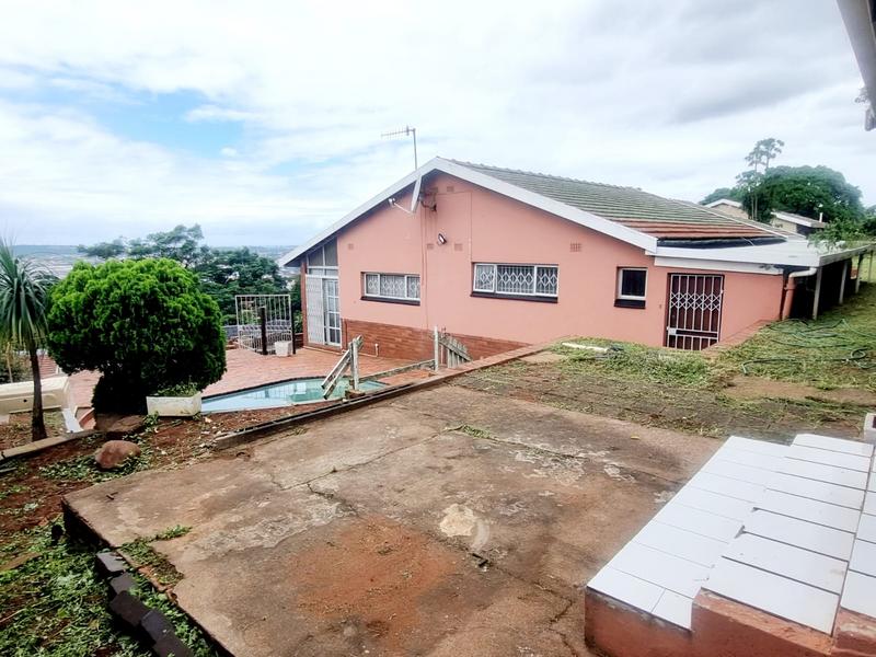 4 Bedroom Property for Sale in Montclair KwaZulu-Natal