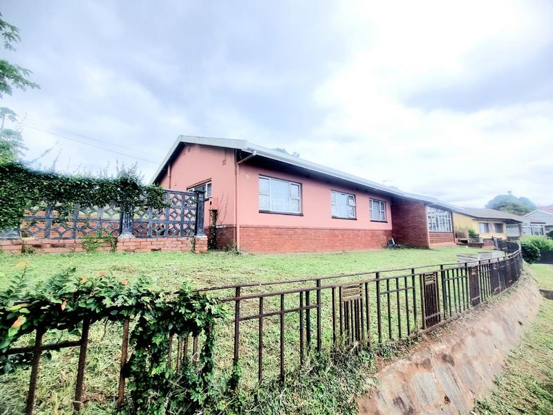 4 Bedroom Property for Sale in Montclair KwaZulu-Natal