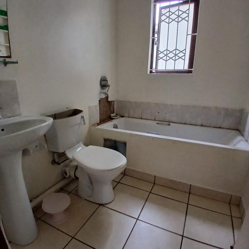 2 Bedroom Property for Sale in Montclair KwaZulu-Natal